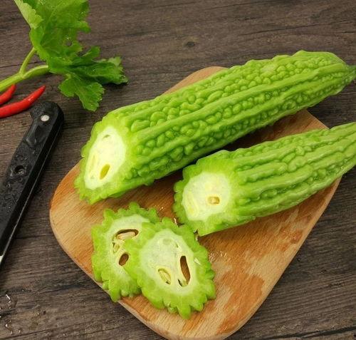 麒麟瓜掰着吃怎么做视频,轻松学会掰着吃的小技巧